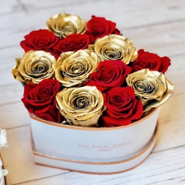 Կարմիր և ոսկեգույն վարդերով սիրտ